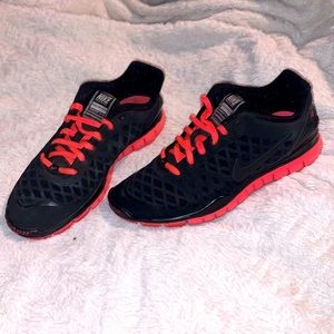 NIKE FREE TR FIT SHOES